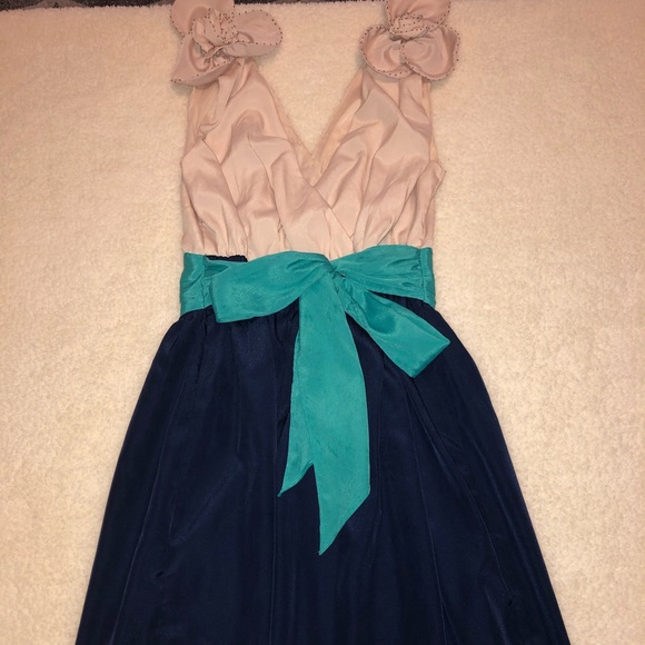 Classy Formal Dress - Picture 3 of 6